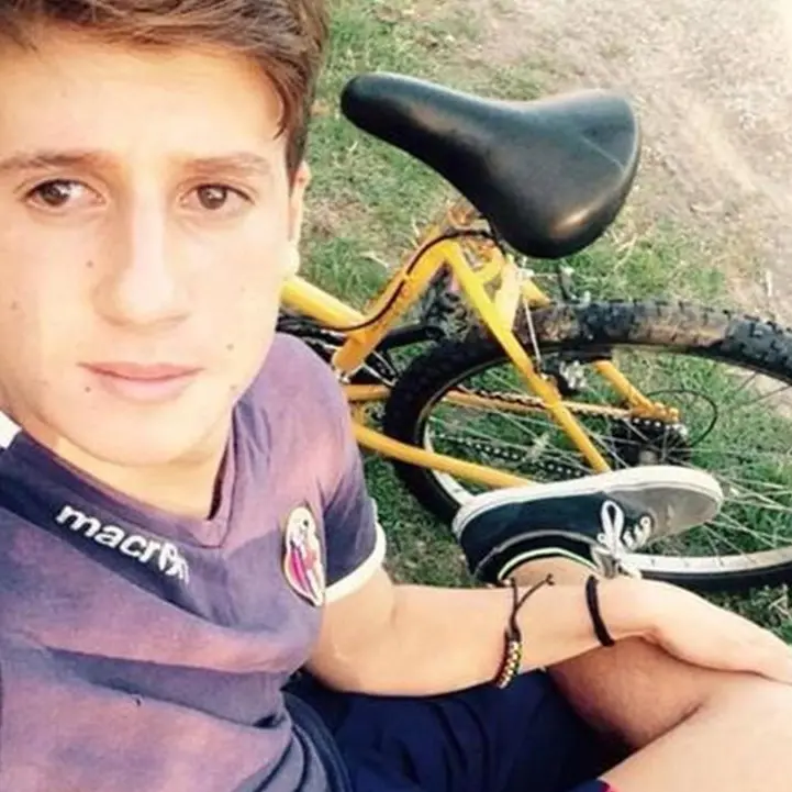 Un anno fa Davide Ferrerio ridotto in fin di vita a Crotone. La madre: «Città maledetta, dal coma non uscirà più»