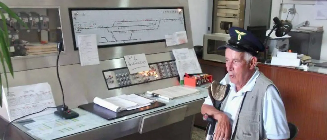 L’ultimo capostazione silano delle Ferrovie Calabro Lucane se n’è andato: addio a Pantaleone Caligiuri