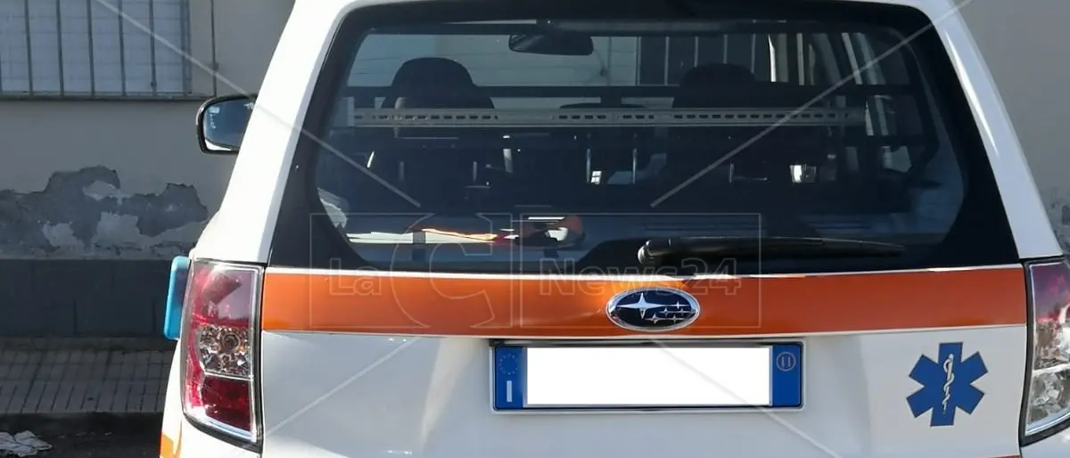 Automediche e ambulanze da rottamare vendute alla Calabria, l’Asp di Cosenza: «Un affare». Ma l’intera operazione è costata mezzo milione