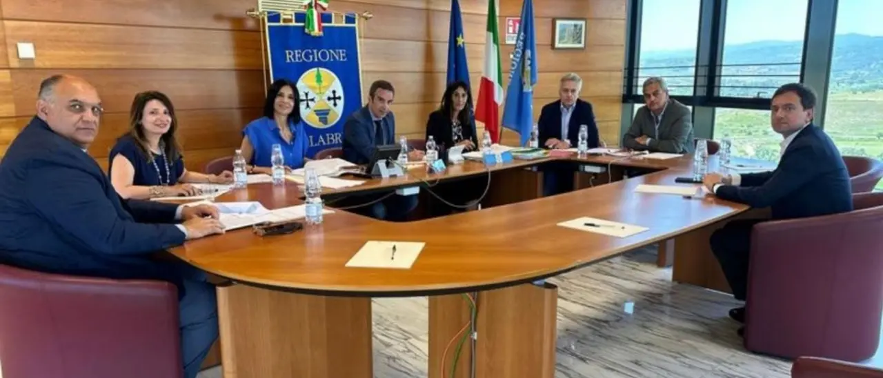 Abusivismo edilizio, la Regione commissaria 30 Comuni: ecco quali