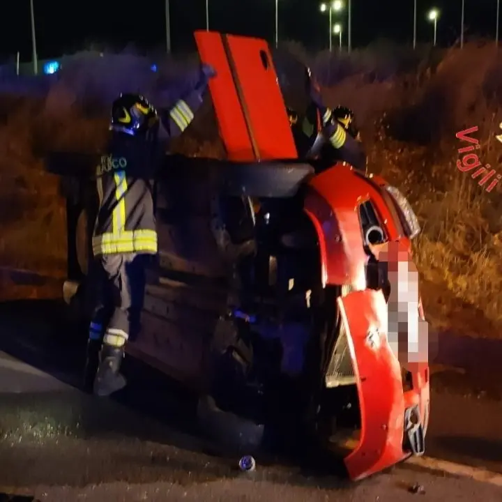 Incidente nel Catanzarese, ferite due persone nello scontro tra due auto