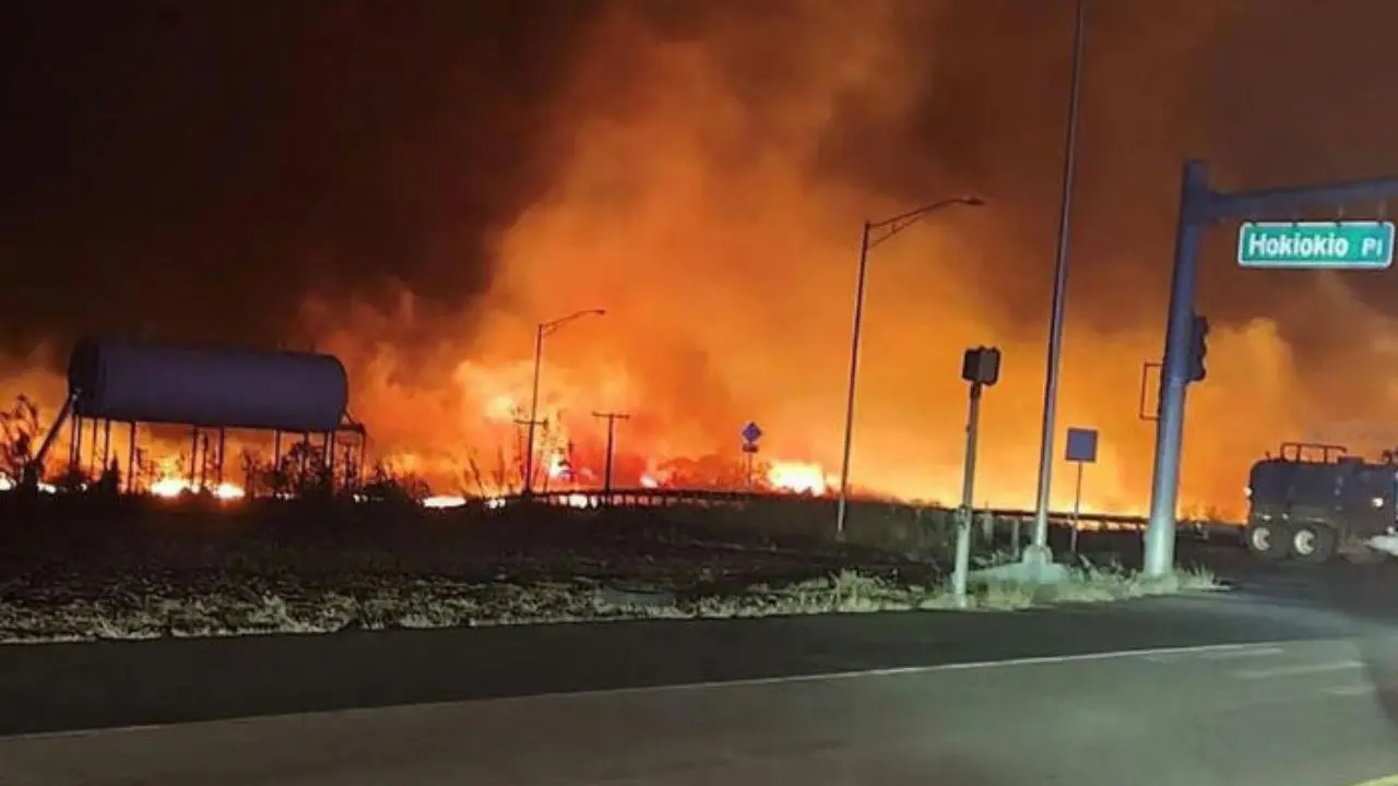 Hawaii in fiamme, 53 morti e una città distrutta. Dichiarato lo stato d’emergenza a Maui