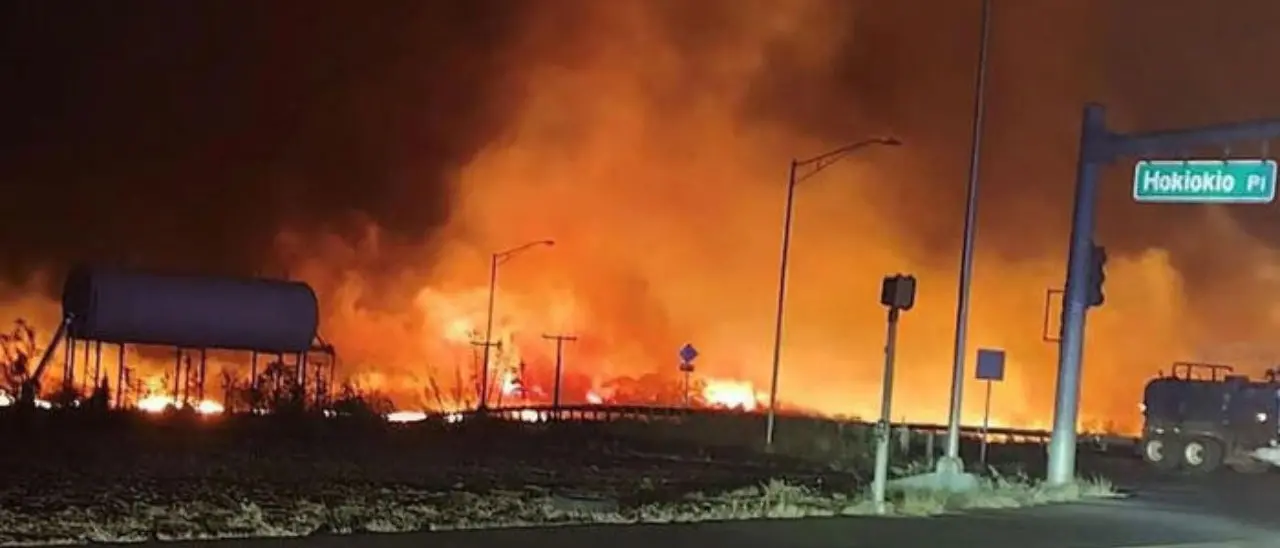 Hawaii in fiamme, 53 morti e una città distrutta. Dichiarato lo stato d’emergenza a Maui