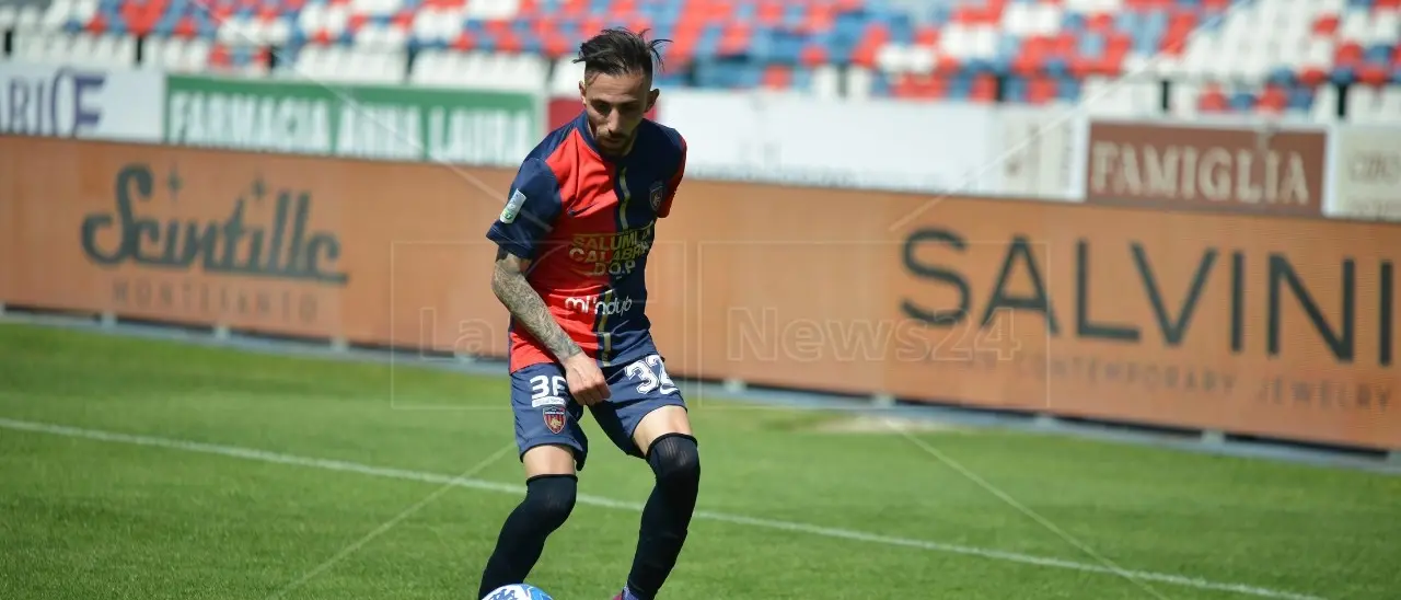 Calciomercato Cosenza, due ritorni nel branco rossoblù: riecco Marras e Praszelik