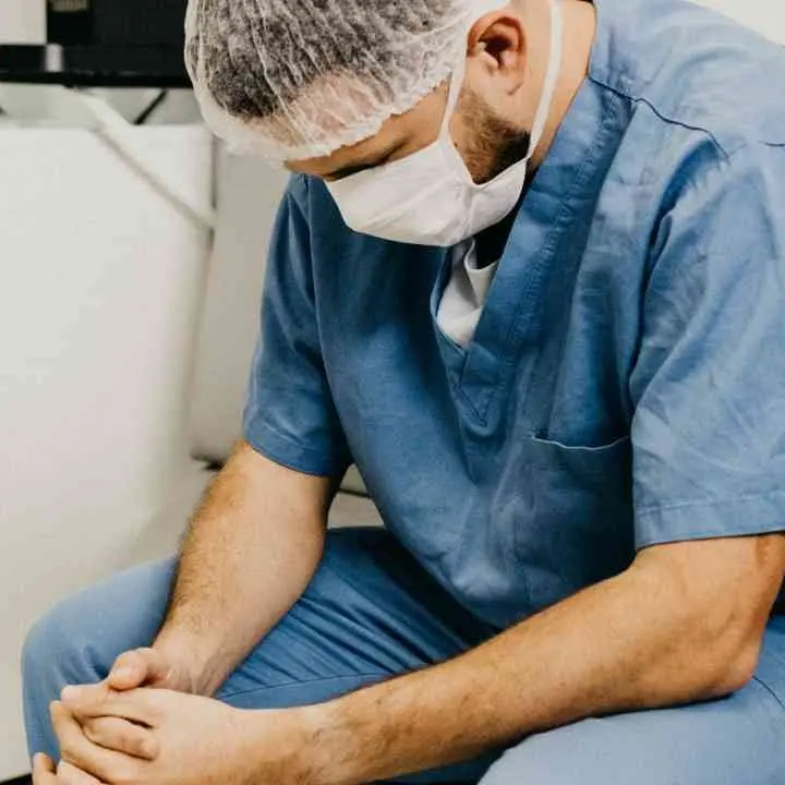 Ospedali a corto di infermieri, Sisinni (Nursing up): «Stipendi bassi e alti rischi, dal pubblico scappano tutti»