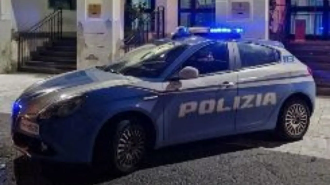 Reggio Calabria, furto di merce per 2.500 euro in un negozio: arrestati due giovani di 29 e 22 anni