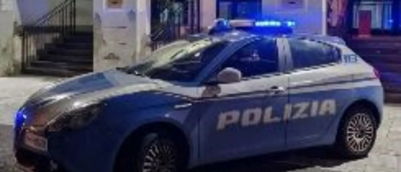 Reggio Calabria, furto di merce per 2.500 euro in un negozio: arrestati due giovani di 29 e 22 anni