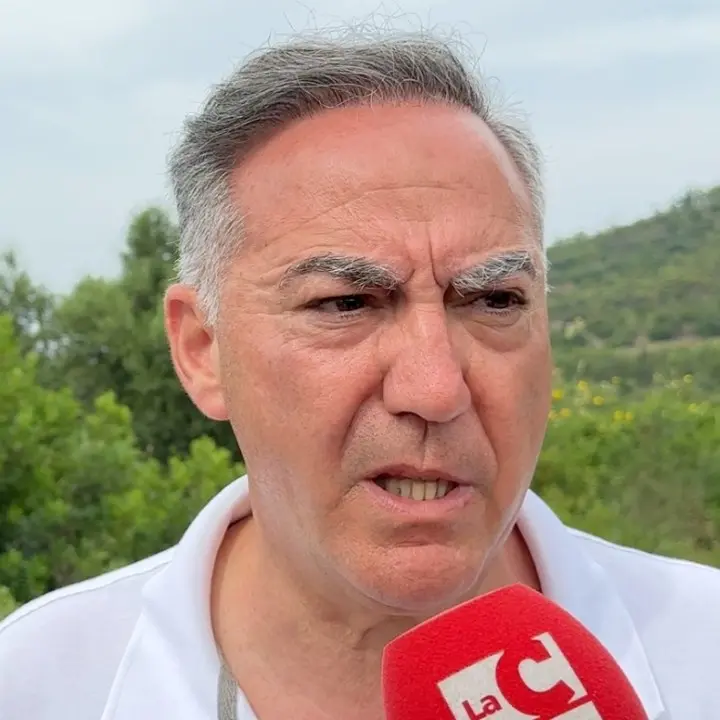 Abusivismo e Comuni commissariati, Siviglia risponde ai sindaci: «La Regione ha inviato 3 diffide, non avete mai dato riscontro»