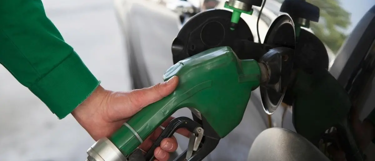 Benzina, aumentano ancora i prezzi: Calabria tra le regioni più care, raggiunge quasi i 2 euro