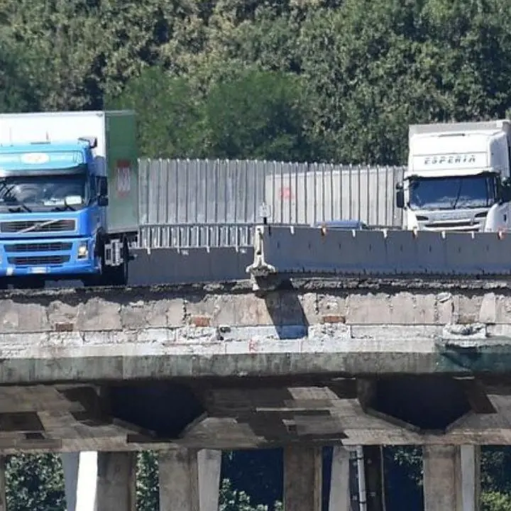 Cinque anni fa il crollo del ponte Morandi, Mattarella: «Ferita per l’Italia, la manutenzione responsabilità indeclinabile»