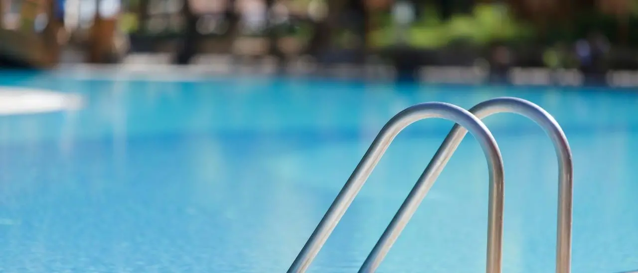 Tragedia in Sicilia, bambino di 3 anni muore annegato nella piscina di casa