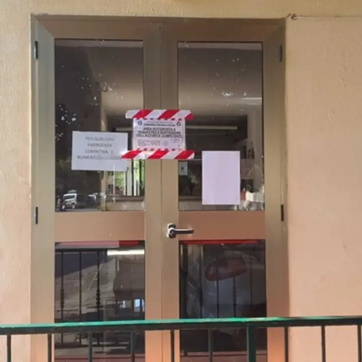 Residence chiuso e turisti sgomberati nel Cosentino: «Struttura del Comune e in condizioni igienico-sanitarie non idonee»
