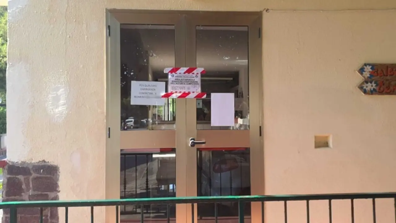 Residence chiuso e turisti sgomberati nel Cosentino: «Struttura del Comune e in condizioni igienico-sanitarie non idonee»