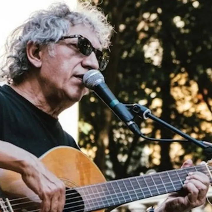 Corigliano Rossano, il ritmo di Eugenio Bennato sul palco del CoRo music fest