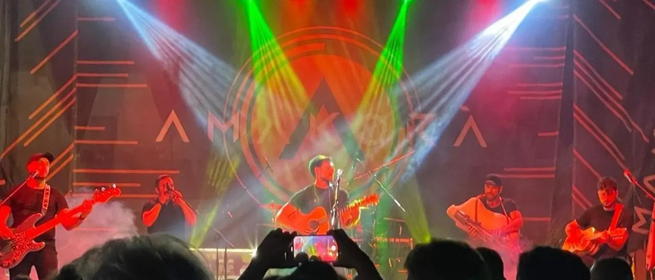 La musica degli Amakorà è un inno alle bellezze della Calabria: «Ci sentiamo a casa quando suoniamo per la gente»