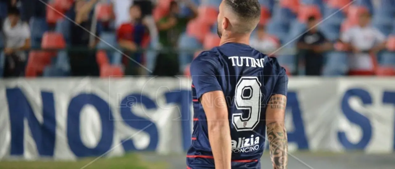 Cosenza, sogni di mezza estate. Abbattuto l’Ascoli in un esordio da favola