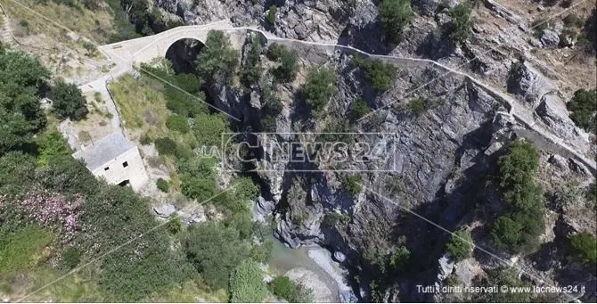 Strage del Raganello, Civita ricorda e prega per le dieci vittime: «Tragedia che ha travolto l’intera comunità»