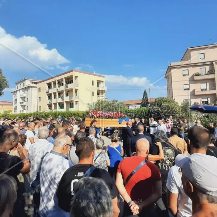 A Catanzaro i funerali del centauro morto in un tragico incidente alla vigilia di Ferragosto