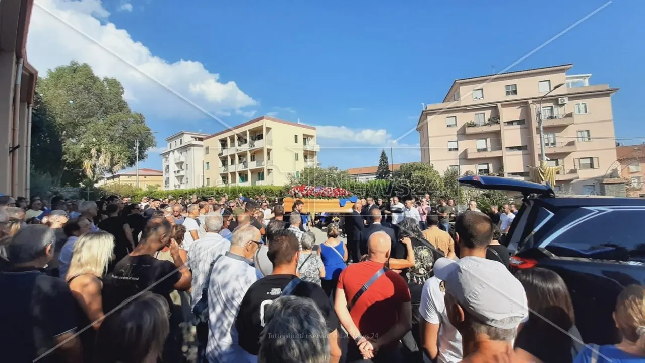 A Catanzaro i funerali del centauro morto in un tragico incidente alla vigilia di Ferragosto