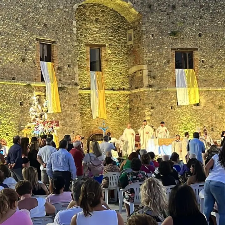 Corigliano Rossano, una processione di accoglienza e devozione in ricordo dell’alluvione del 2015