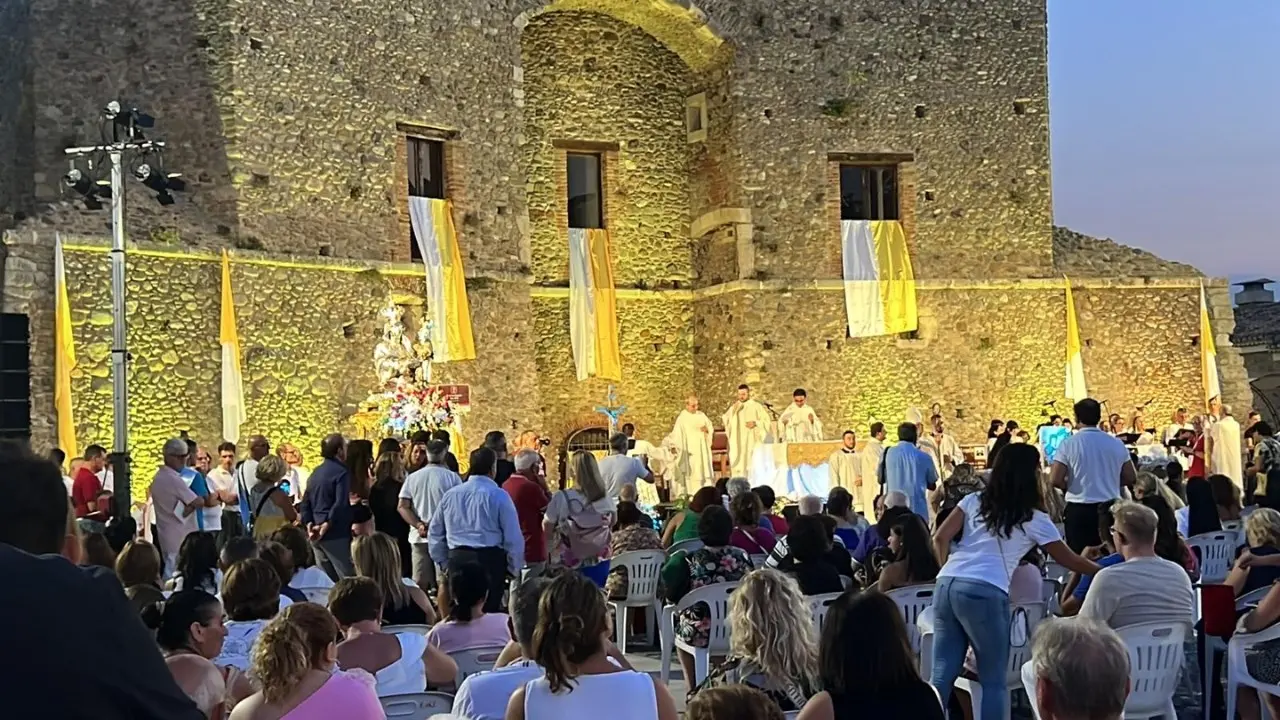Corigliano Rossano, una processione di accoglienza e devozione in ricordo dell’alluvione del 2015