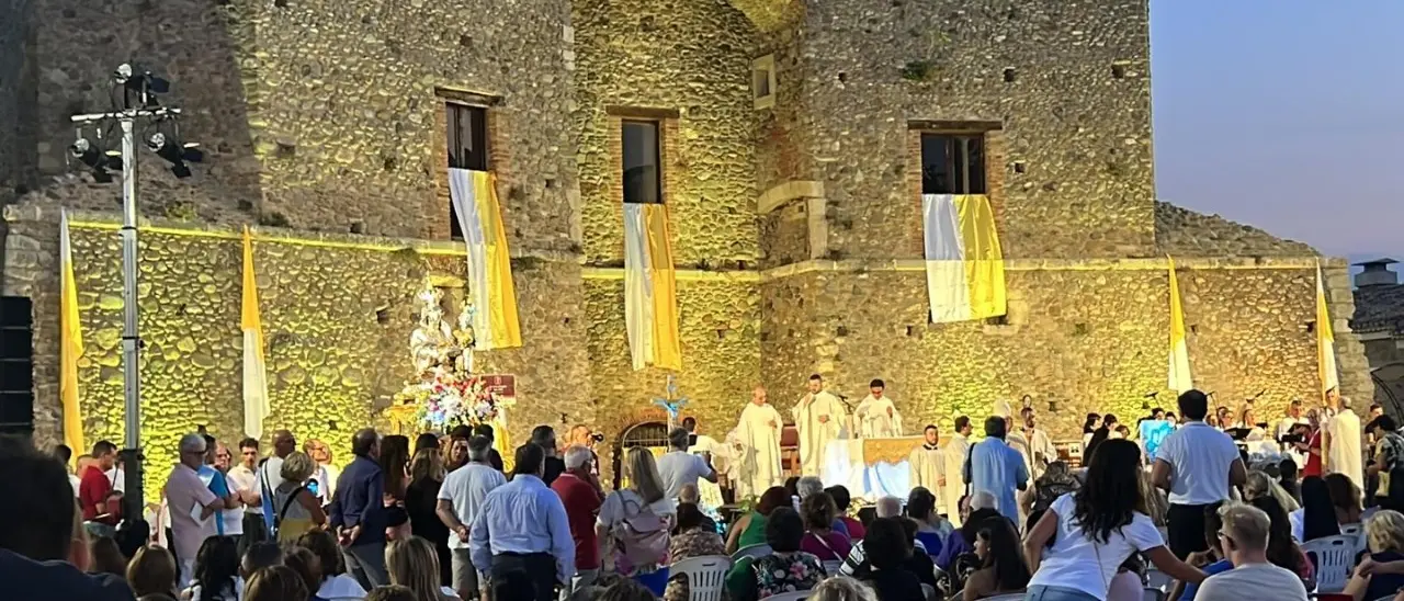 Corigliano Rossano, una processione di accoglienza e devozione in ricordo dell’alluvione del 2015