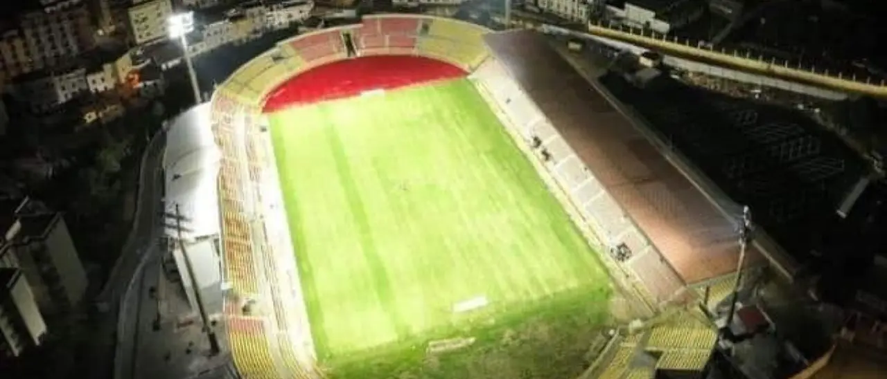 Catanzaro, luci al Ceravolo testate nella notte: ora si attende l’ok della Lega Calcio per l’esordio casalingo contro la Ternana