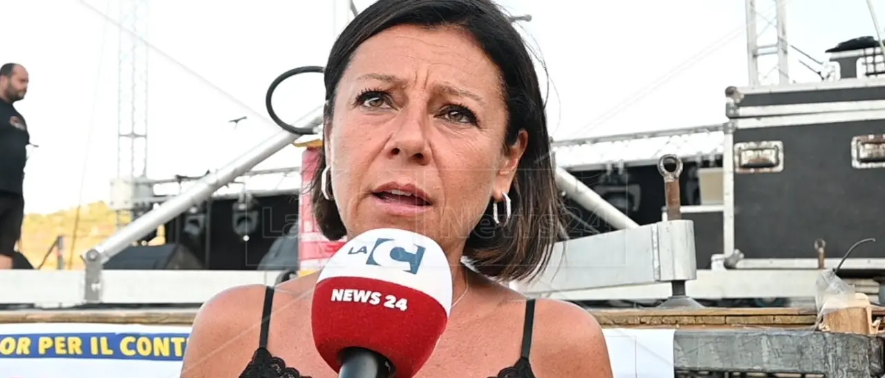 Acri, l’ex ministro De Micheli alla Festa dell’Unità: «Il Governo Meloni ignora il Sud, se fossi calabrese mi arrabbierei davvero»