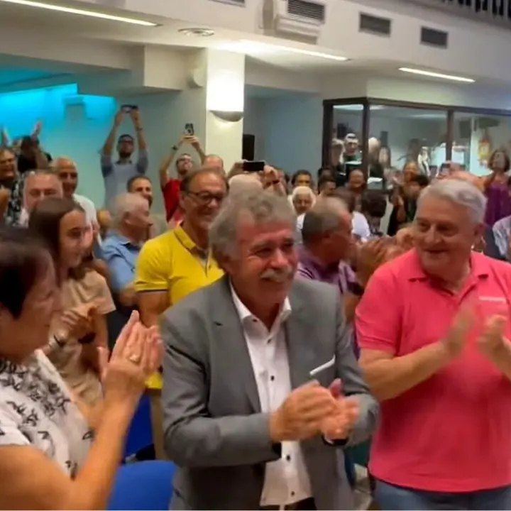 Catanzaro, conferita la cittadinanza onoraria a Massimo Palanca: festa a tinte giallorosse per “O Rey”