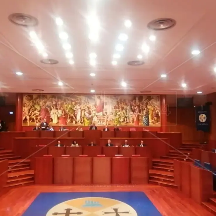 Il centrosinistra in Calabria è un’anatra zoppa incapace di volare. E il “campo largo” è solo una suggestione
