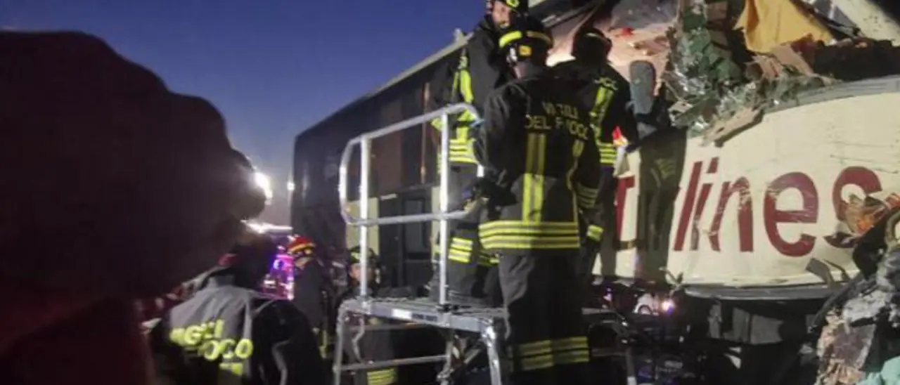 Tragico incidente in Friuli, scontro tra un autobus e un tir sull’A4: almeno 4 feriti gravi