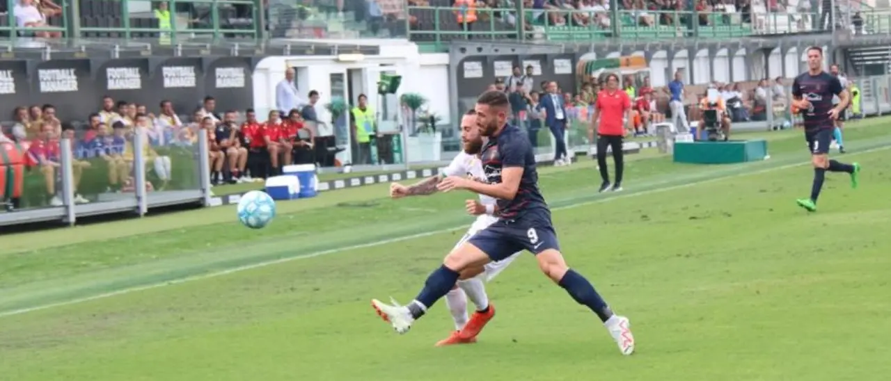 Il Cosenza scappa con Voca, il Venezia lo riagguanta con Pierini. Finisce 1-1