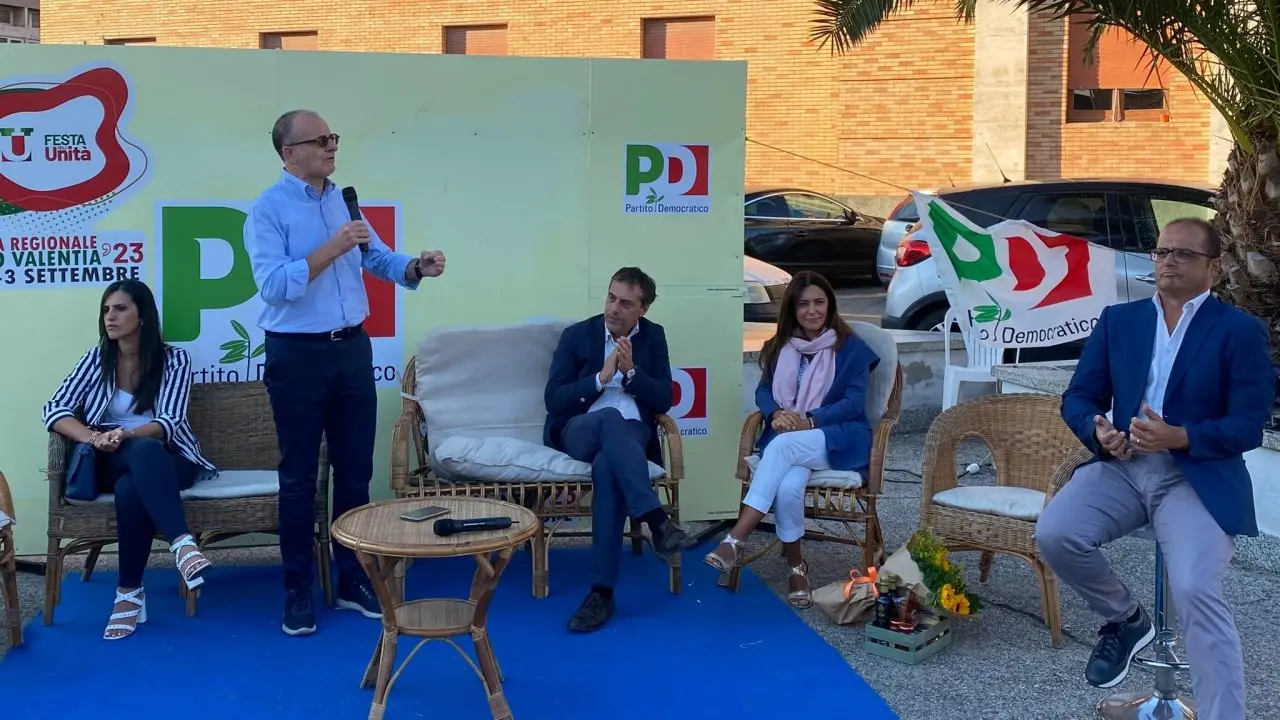 Festa dell’Unità, Bevacqua: «Aprire la coalizione alle forze politiche vicine». E invita Fiorita a iscriversi al Pd