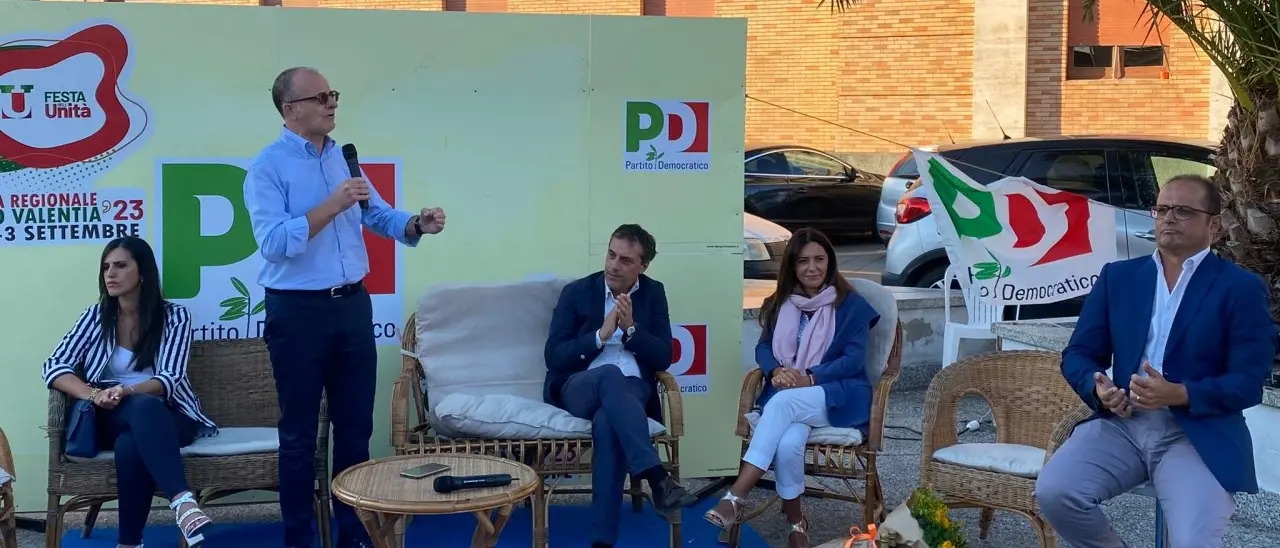Festa dell’Unità, Bevacqua: «Aprire la coalizione alle forze politiche vicine». E invita Fiorita a iscriversi al Pd