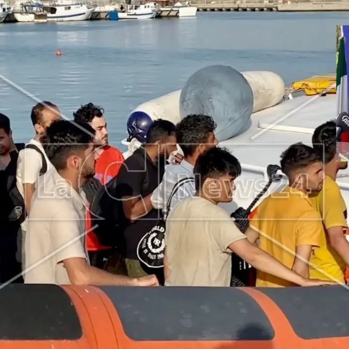 Migranti, l’ambasciatore italiano in Turchia: «Meno 39% di partenze nel 2023, pressione su Roccella diminuita»