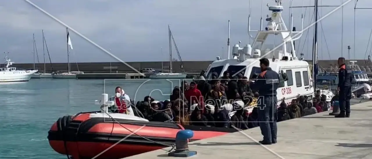 A Roccella sbarcati altri 89 migranti: è il quarto arrivo in cinque giorni
