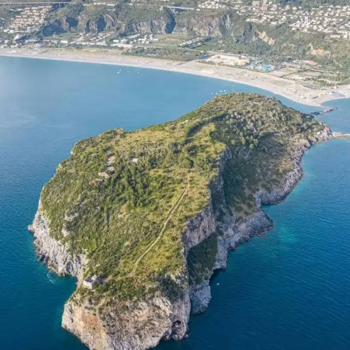 Grandi eventi a Praia a Mare, il sindaco De Lorenzo: «L’autunno come in estate»