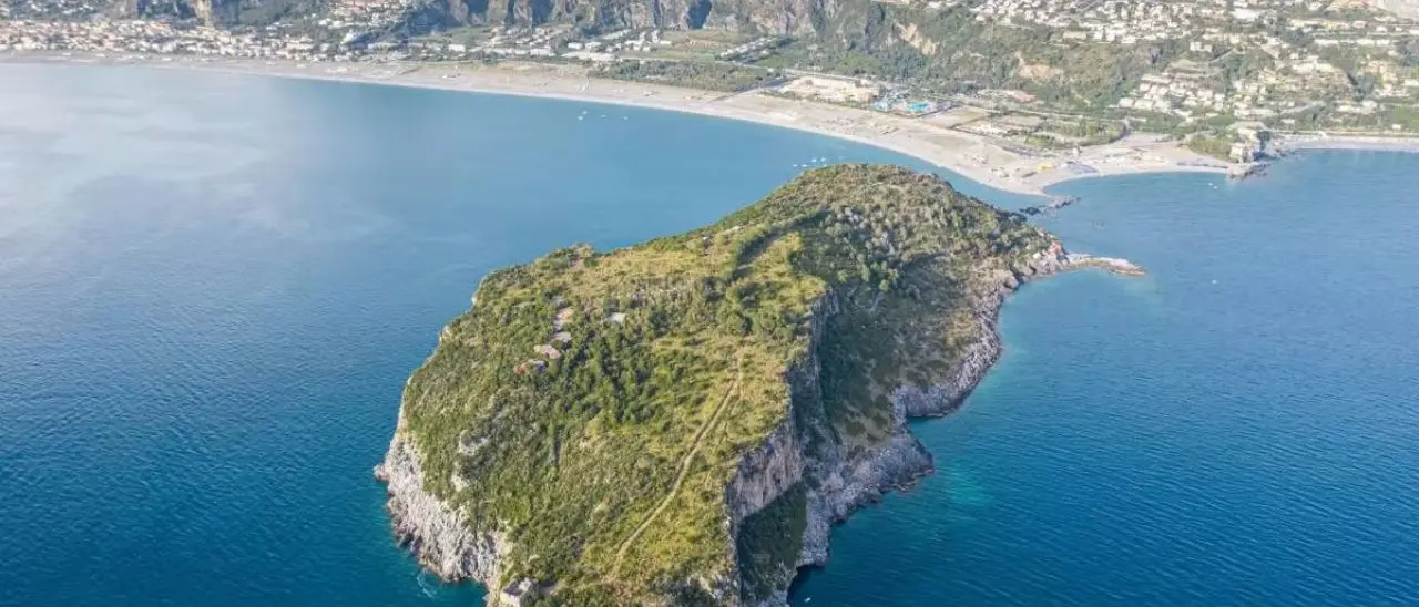 Grandi eventi a Praia a Mare, il sindaco De Lorenzo: «L’autunno come in estate»