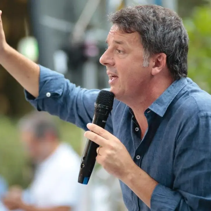 Europee, Renzi lancia Il centro e annuncia la sua candidatura: «Mi metto in gioco per primo, invito tutti i dirigenti di Iv a fare lo stesso»