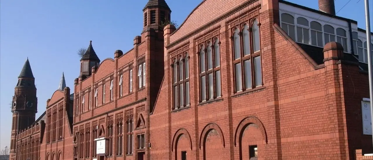 «Ecco come si lapida una donna adultera», le scioccanti parole dell’imam di una moschea inglese