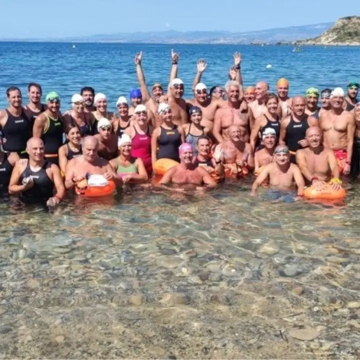 Grande successo per la “gara di nuoto più bella d’Italia” a Le Castella