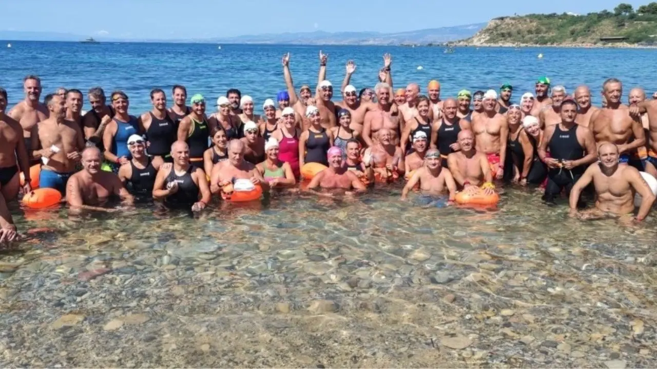 Grande successo per la “gara di nuoto più bella d’Italia” a Le Castella