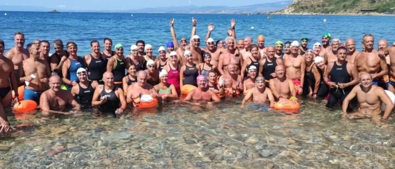 Grande successo per la “gara di nuoto più bella d’Italia” a Le Castella