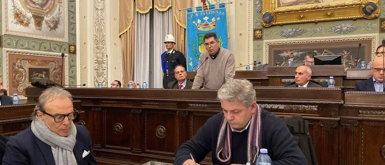 Comune Cosenza, Francesco Giordano si dimette: Caruso perde l’assessore al Bilancio