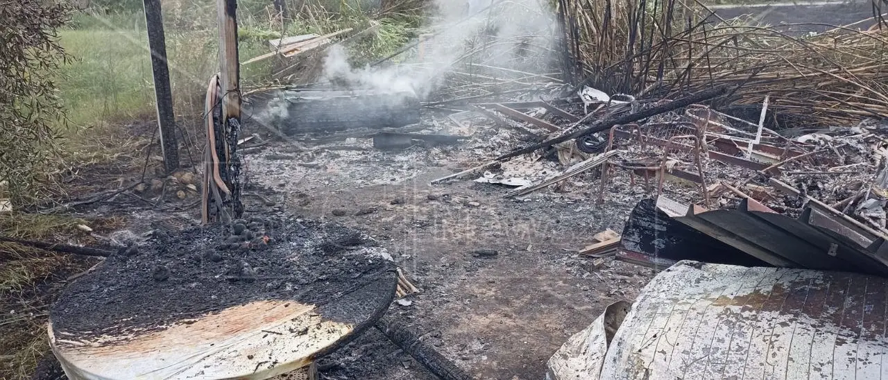 In fiamme l’orto solidale nel terreno confiscato alla criminalità organizzata: danni per più di 20mila euro
