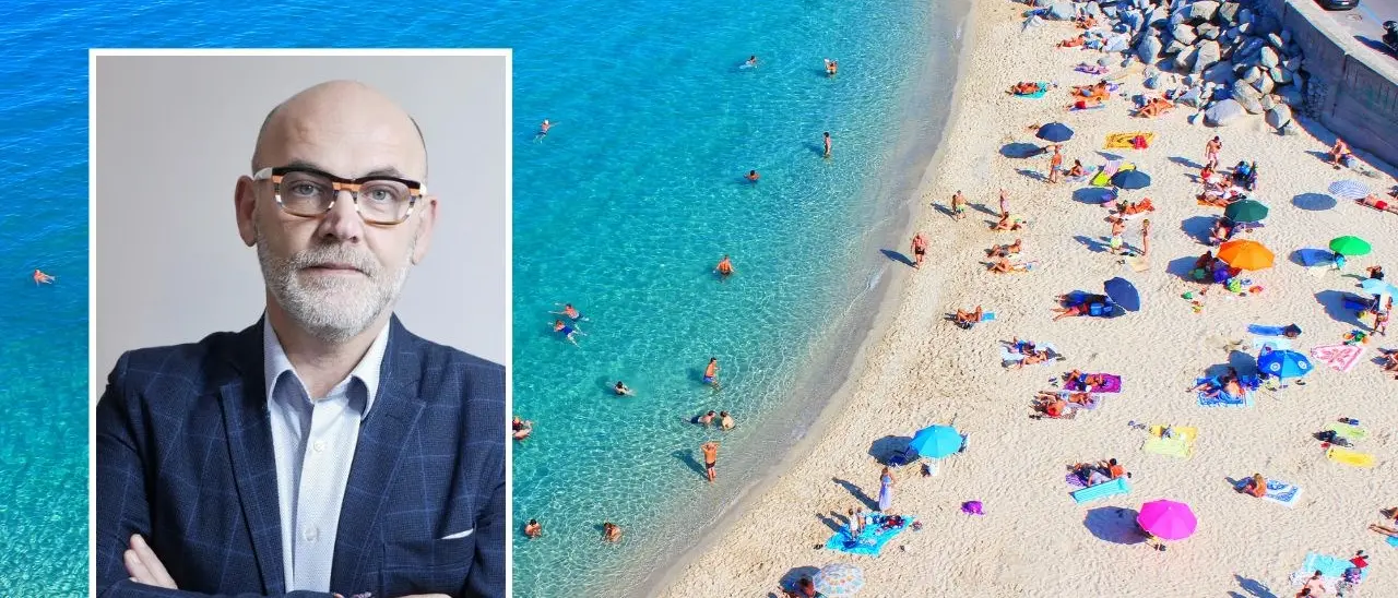 Turismo, l’esperto: «In Calabria solo agosto e nulla più. I marcatori identitari non riempiono hotel e villaggi»