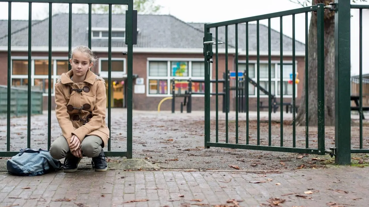 C’è chi la scuola se l’è venduta, chi fa “a mezzo” con il paese vicino e chi non riaprirà: aspettando il piano di dimensionamento