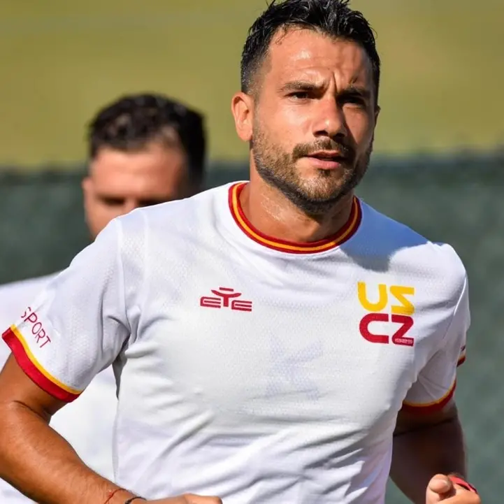 Il Catanzaro perde Alessio Curcio: l’attaccante passa alla Casertana
