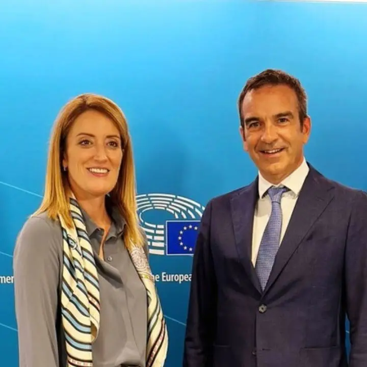 Occhiuto incontra Metsola a Bruxelles: «Abbiamo discusso delle sfide dell’Europa»