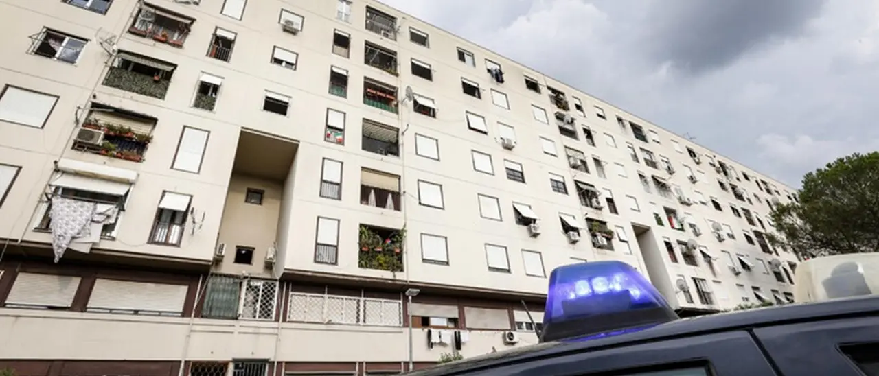 Blitz interforze a Roma e Napoli: oltre 800 uomini in azione a Tor Bella Monaca e Quartieri Spagnoli
